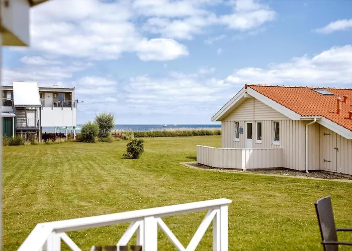 Vakantiehuis Strandblick 19 *